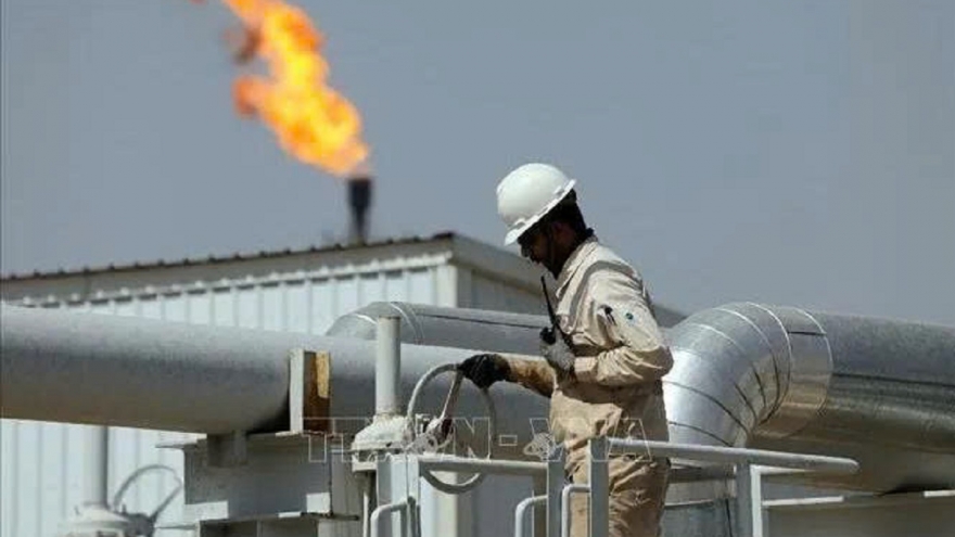 Giá xăng dầu hôm nay 2/5: Giá dầu tăng trở lại do xung đột Iran bế tắc